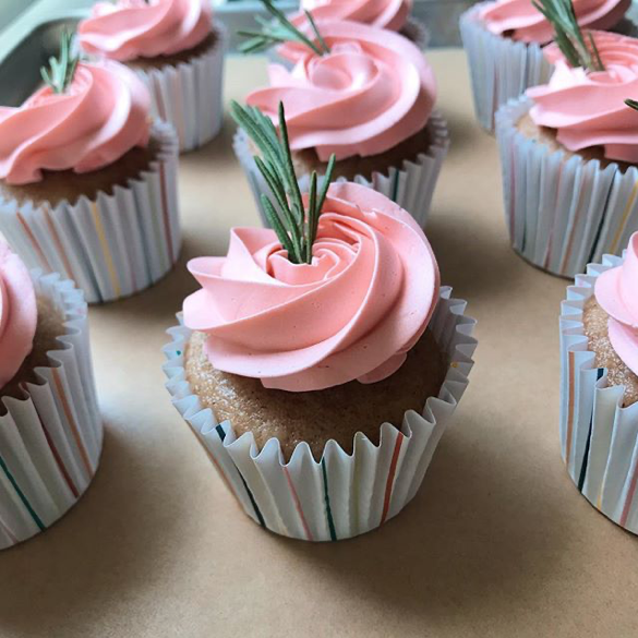 Fall Spice Cupcakes with Maple Swiss Meringue Buttercream