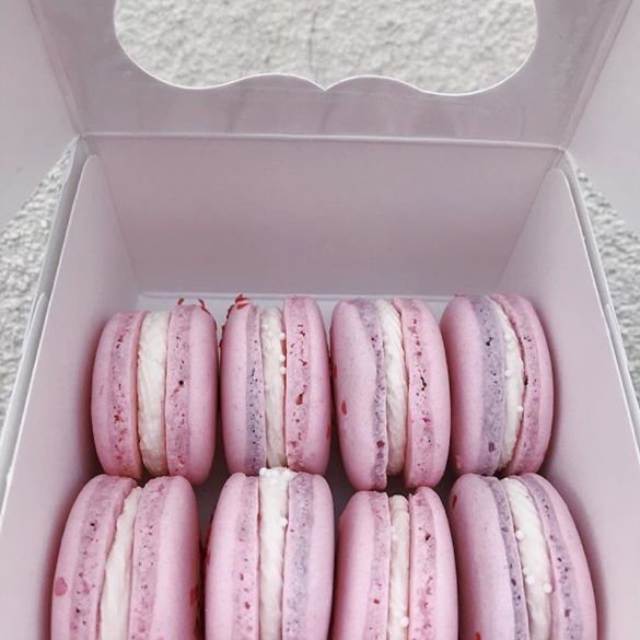 Champagne and White Chocolate Ganache Macarons